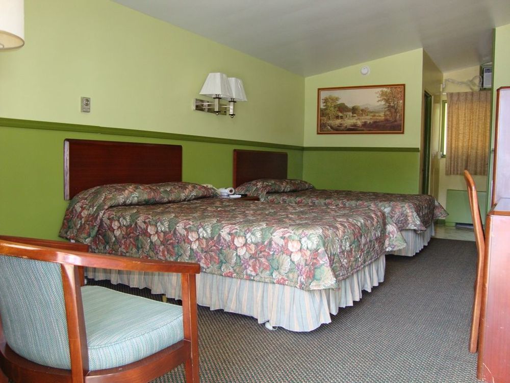 Pinconning Trail Inn Motel Ruang foto