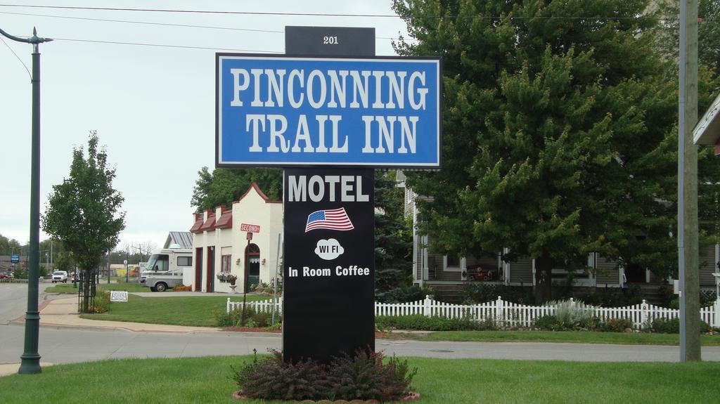 Pinconning Trail Inn Motel Bagian luar foto