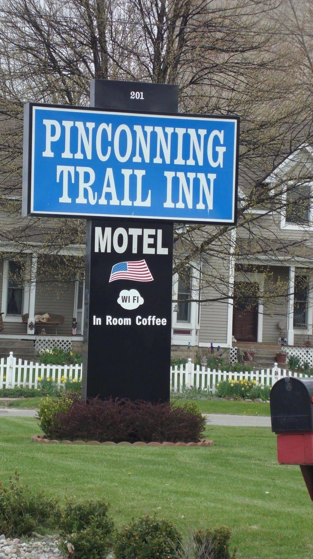 Pinconning Trail Inn Motel Bagian luar foto